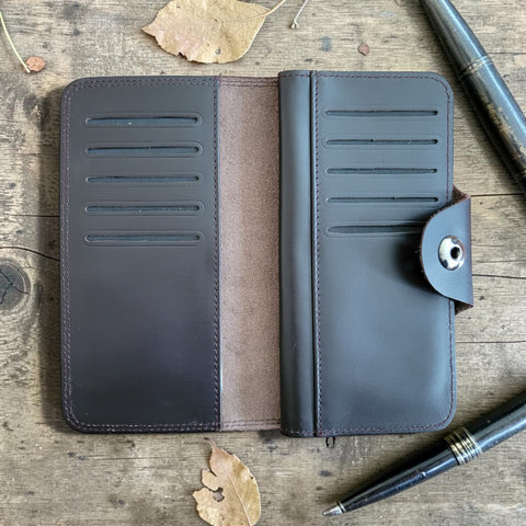 V Venture- Aria  Leather Wallet/Clutch (Sign-up  to see Wholesale Price of 1 bundle contain 10 pcs )